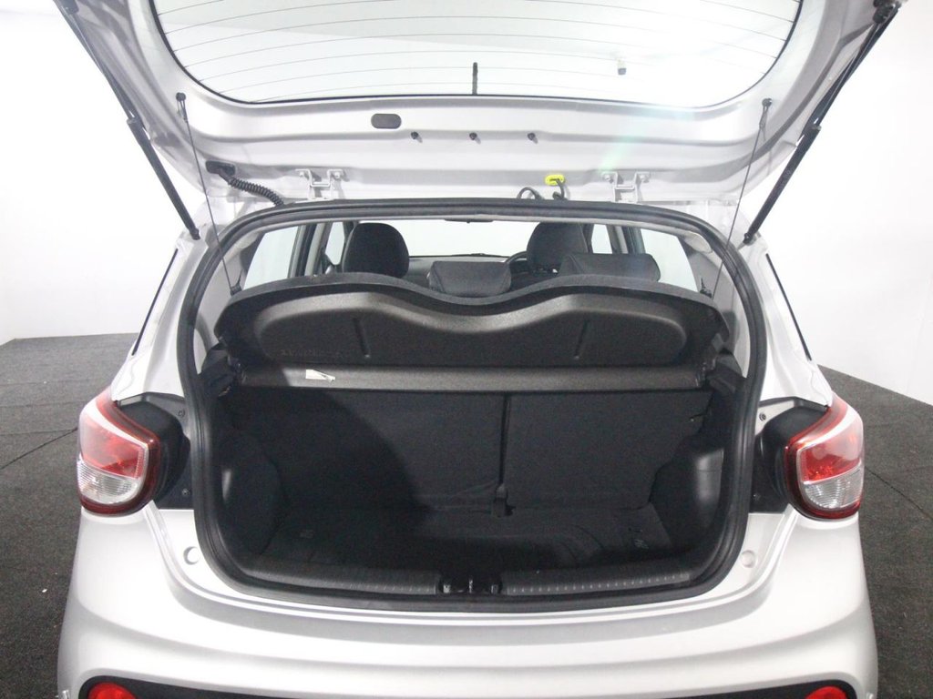 Used Hyundai i10 2017 for sale - 77748094: Photo 17