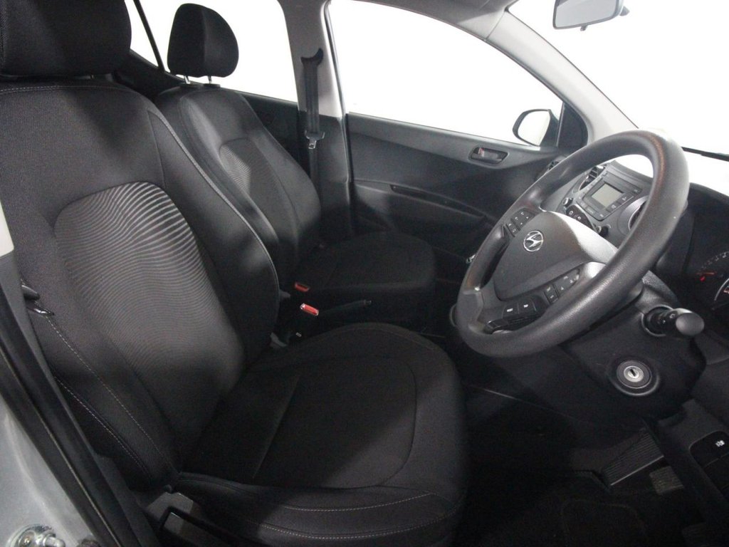 Used Hyundai i10 2017 for sale - 77748094: Photo 9