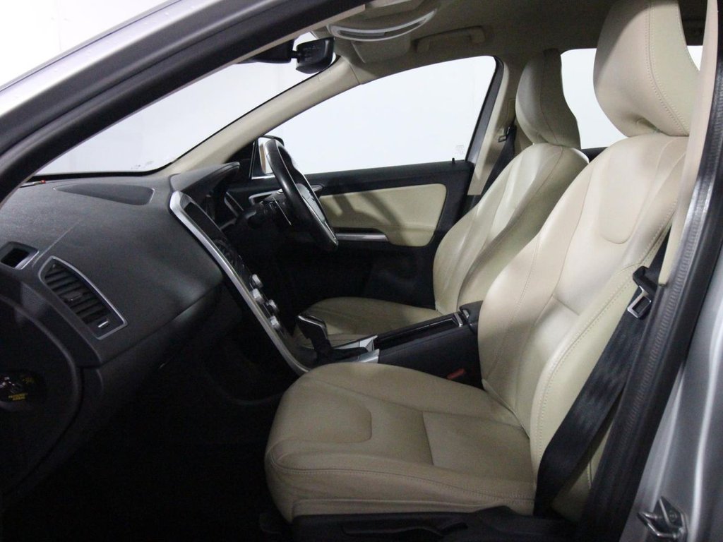 Used Volvo XC60 2017 for sale - 76356537: Photo 11