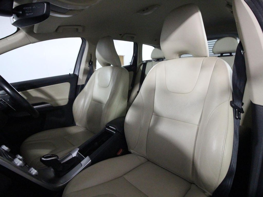 Used Volvo XC60 2017 for sale - 76356537: Photo 12