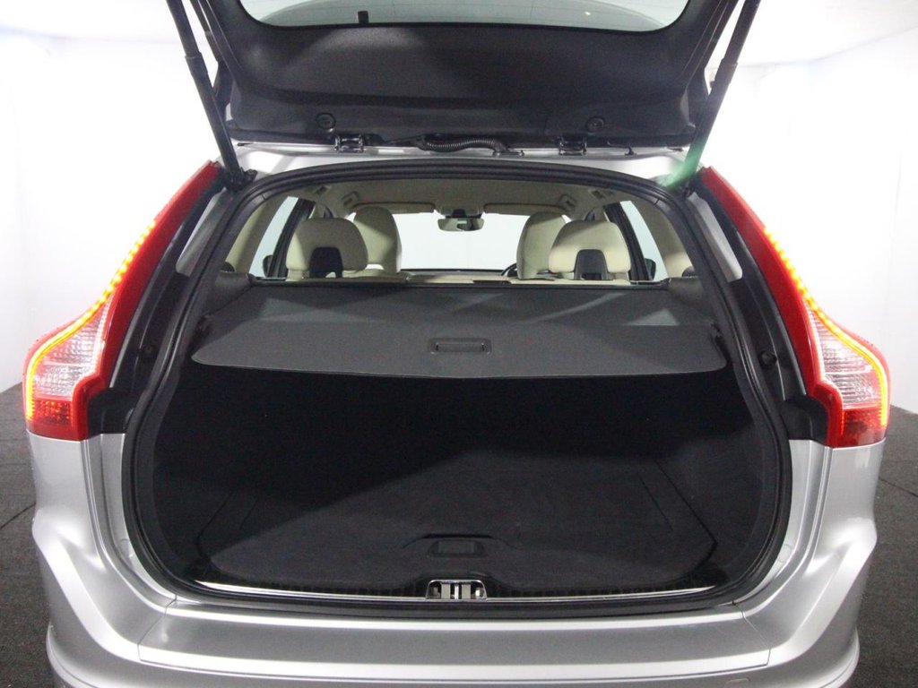 Used Volvo XC60 2017 for sale - 76356537: Photo 17