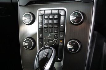 Used Volvo V40 2015 for sale - 77436513: Photo 10