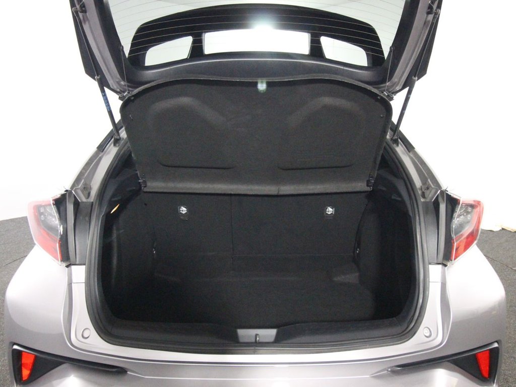 Used Toyota C-HR 2016 for sale - 77669023: Photo 15