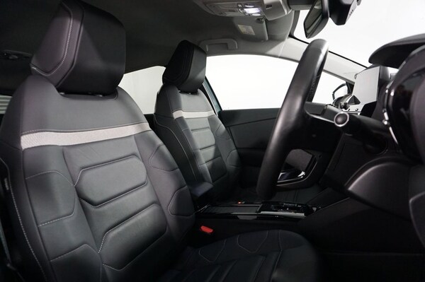 Used Citroen e-C4 2023 for sale - 72800367: Photo 10