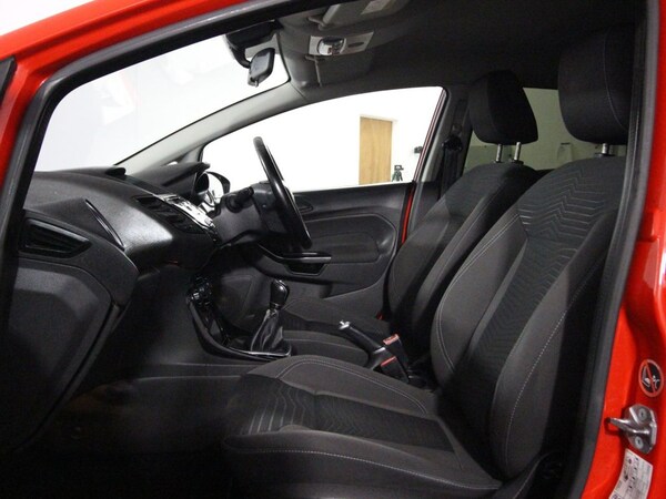 Used Ford Fiesta 2015 for sale - 76057048: Photo 11