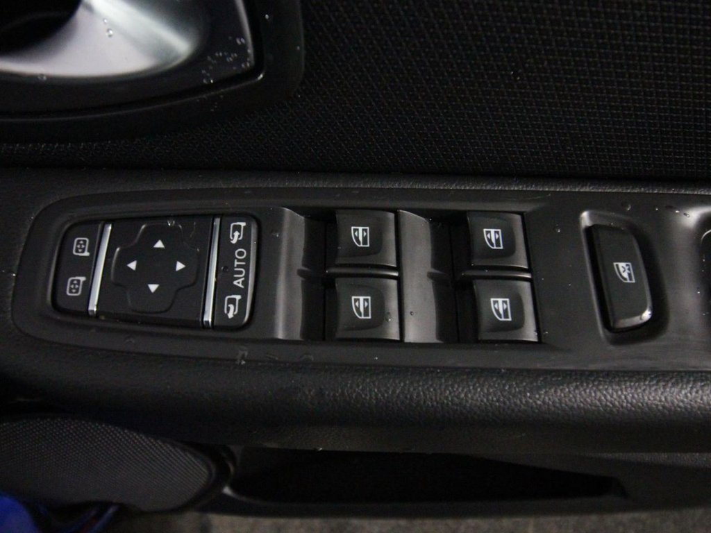 Used Renault Clio 2018 for sale - 76558995: Photo 17