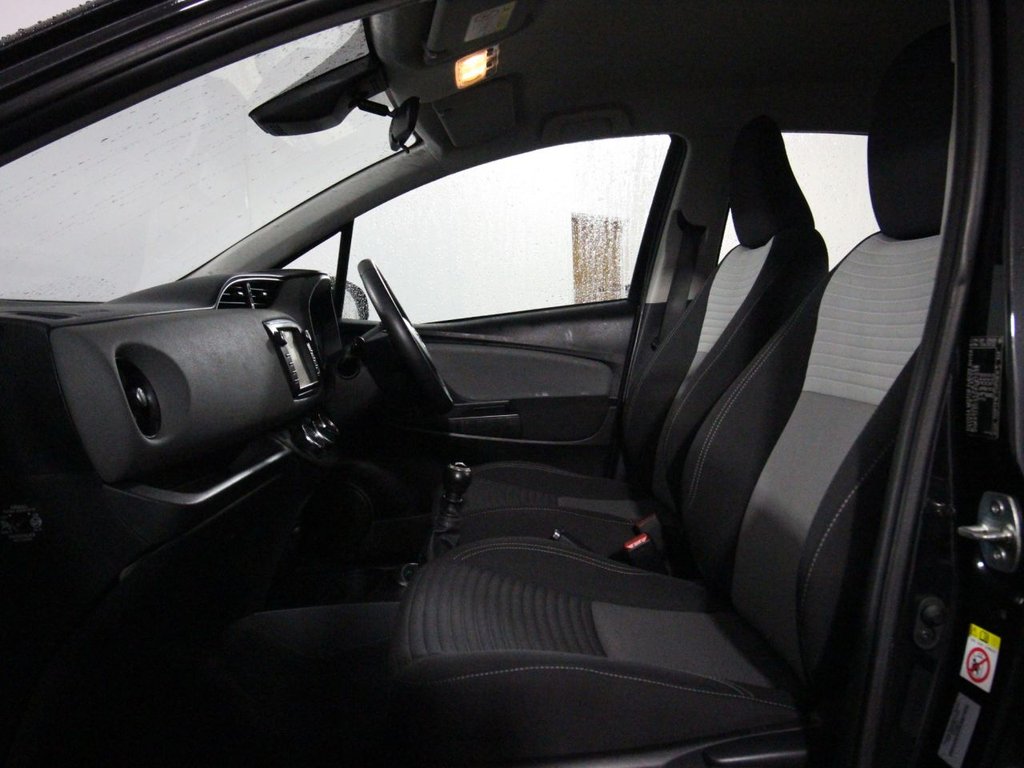 Used Toyota Yaris 2018 for sale - 76039503: Photo 11