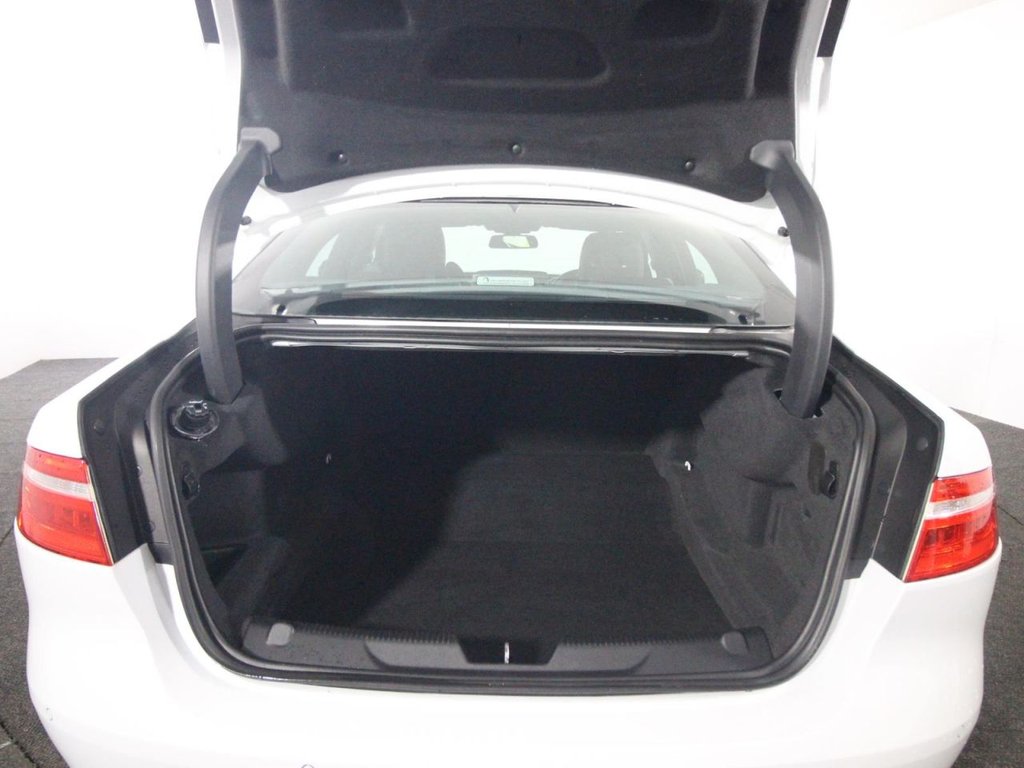 Used Jaguar XE 2018 for sale - 77571577: Photo 16