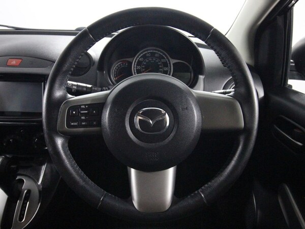 Used Mazda Mazda2 2014 for sale - 75548467: Photo 14