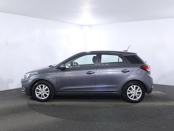 Used Hyundai i20 2017 for sale - 79177987: Photo