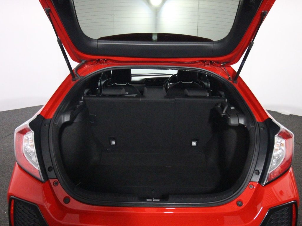 Used Honda Civic 2019 for sale - 76292010: Photo 17