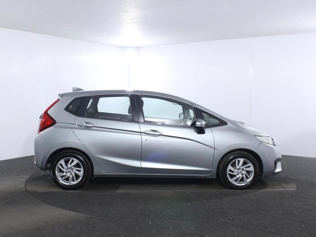 Used Honda Jazz 2015 for sale - 77936110: Photo 8