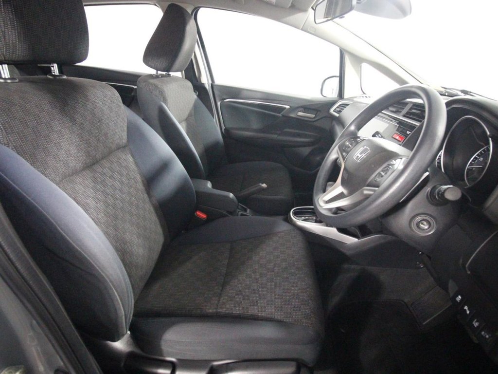 Used Honda Jazz 2015 for sale - 77936110: Photo 9