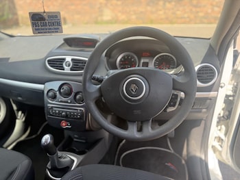 Used Renault Clio 2011 for sale - 79107430: Photo