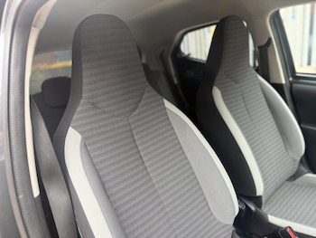 Used Toyota AYGO 2018 for sale - 79280014: Photo