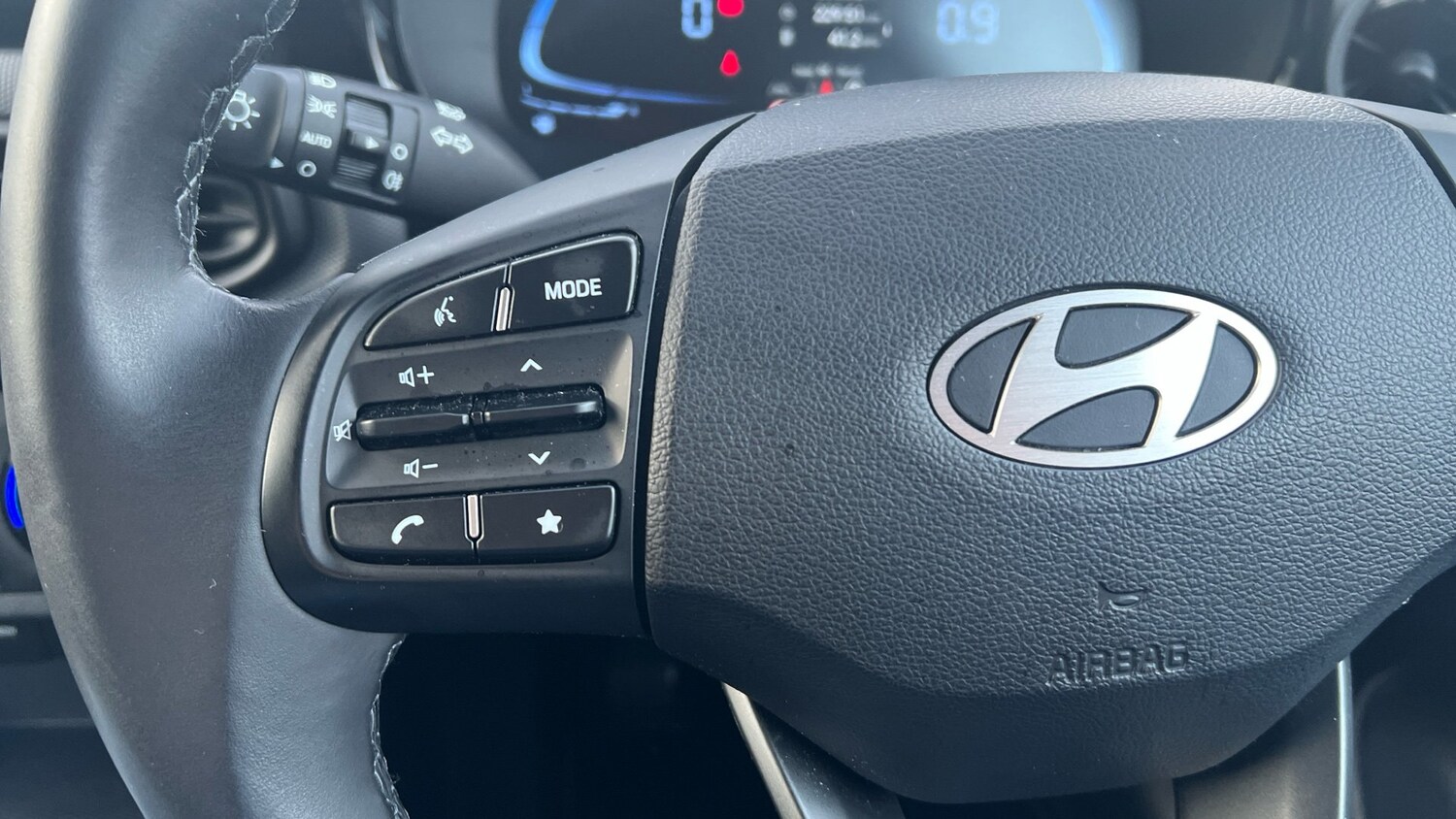 Used Hyundai i10 2023 for sale - 76703295: Photo 15