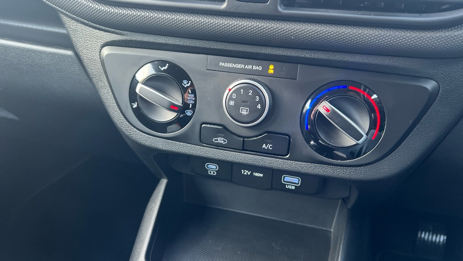 Used Hyundai i10 2023 for sale - 76703295: Photo 20