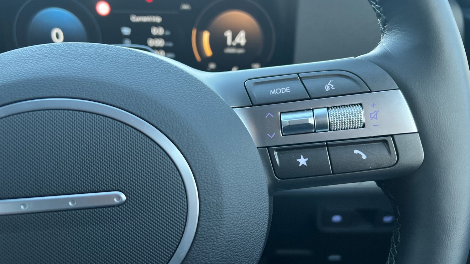 Used Hyundai KONA 2025 for sale - 76703332: Photo 16