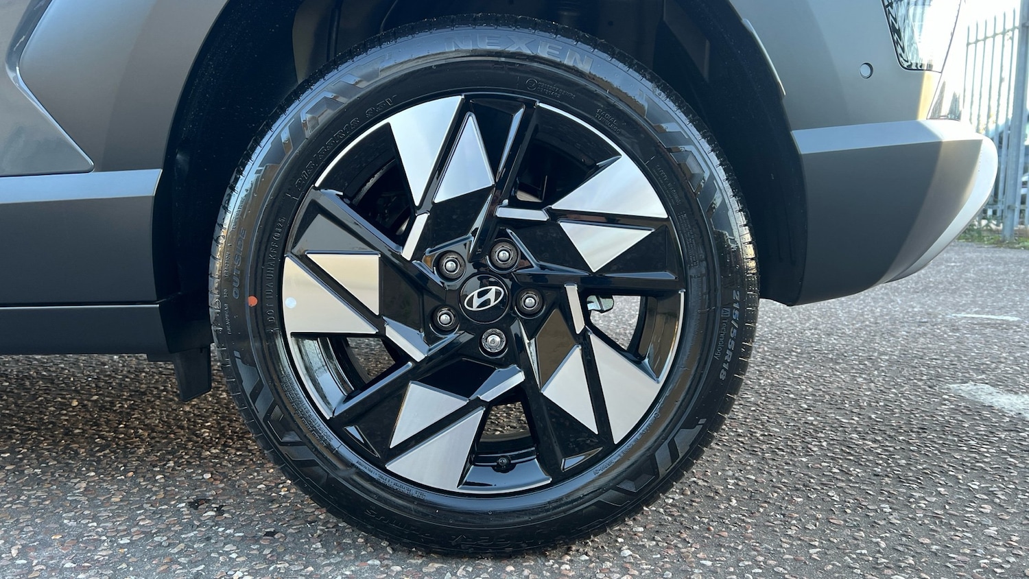 Used Hyundai KONA 2025 for sale - 76703332: Photo 5