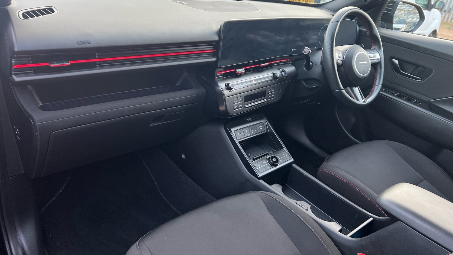 Used Hyundai KONA 2023 for sale - 76703315: Photo 2