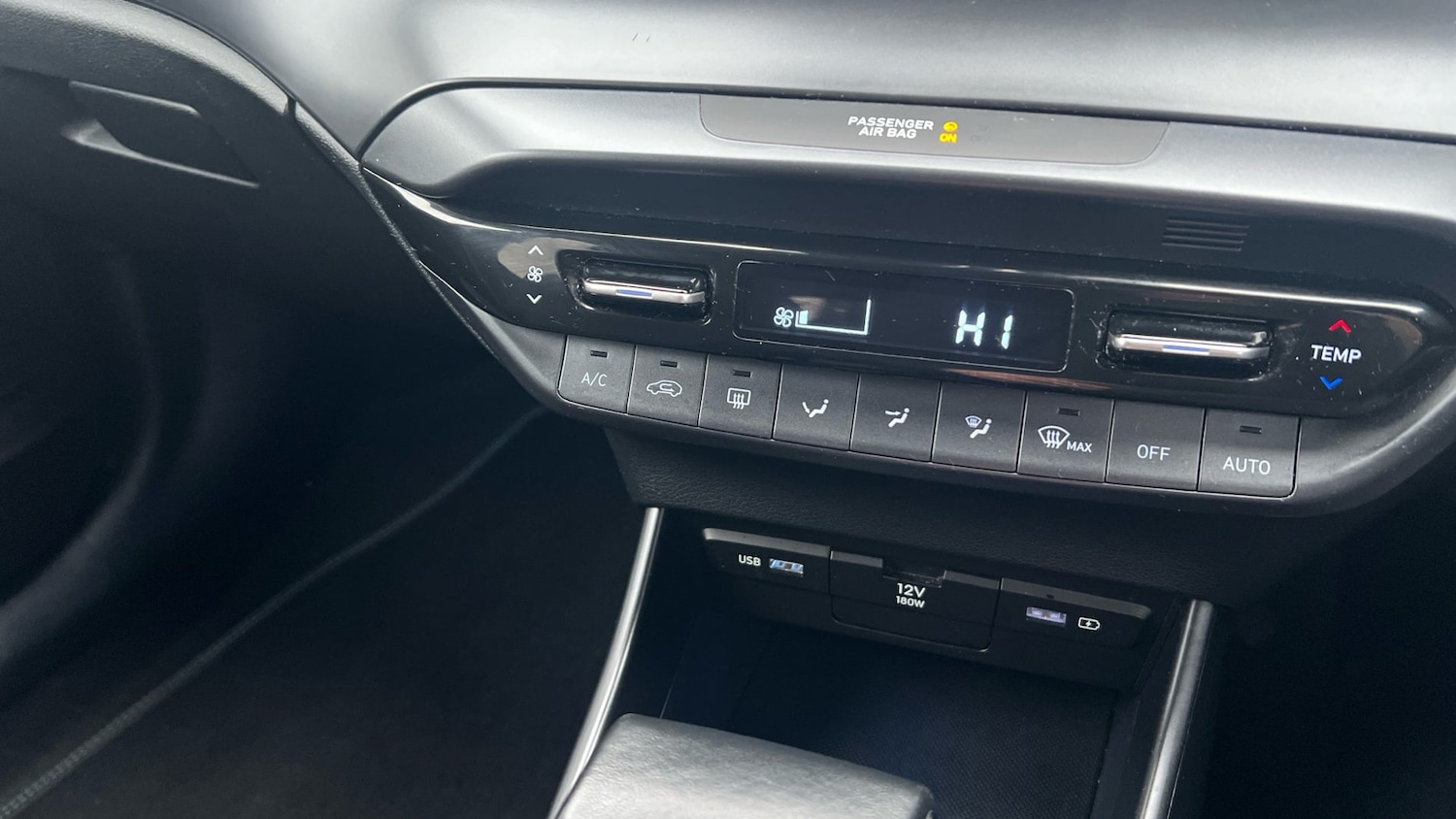 Used Hyundai i20 2022 for sale - 77704321: Photo 20