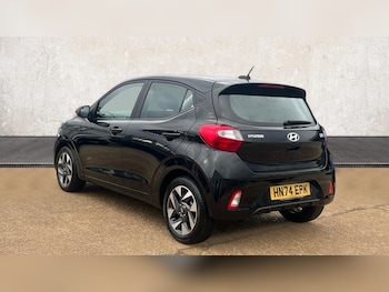 Used Hyundai i10 2024 for sale - 76703325: Photo