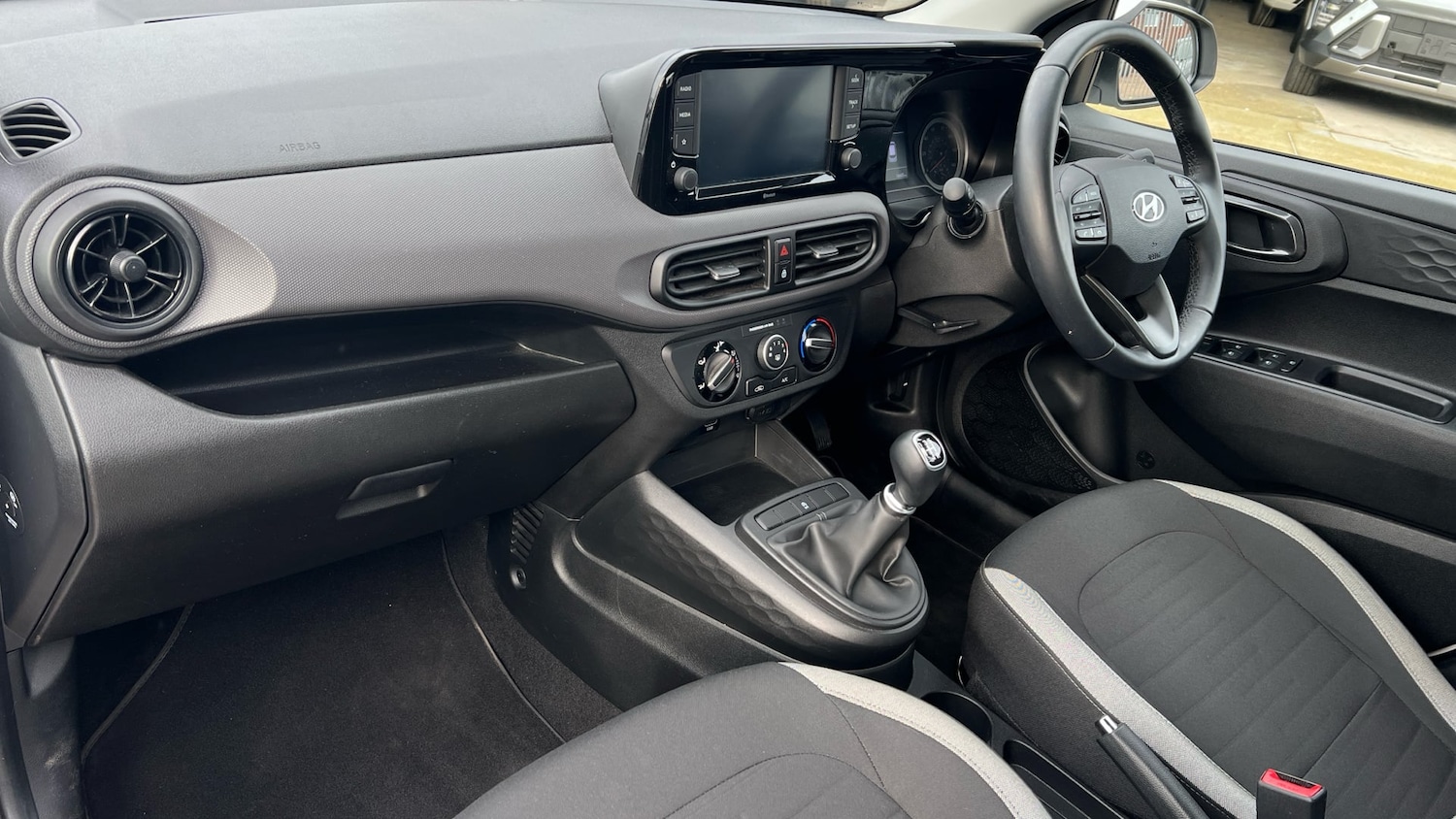 Used Hyundai i10 2023 for sale - 78084793: Photo 2