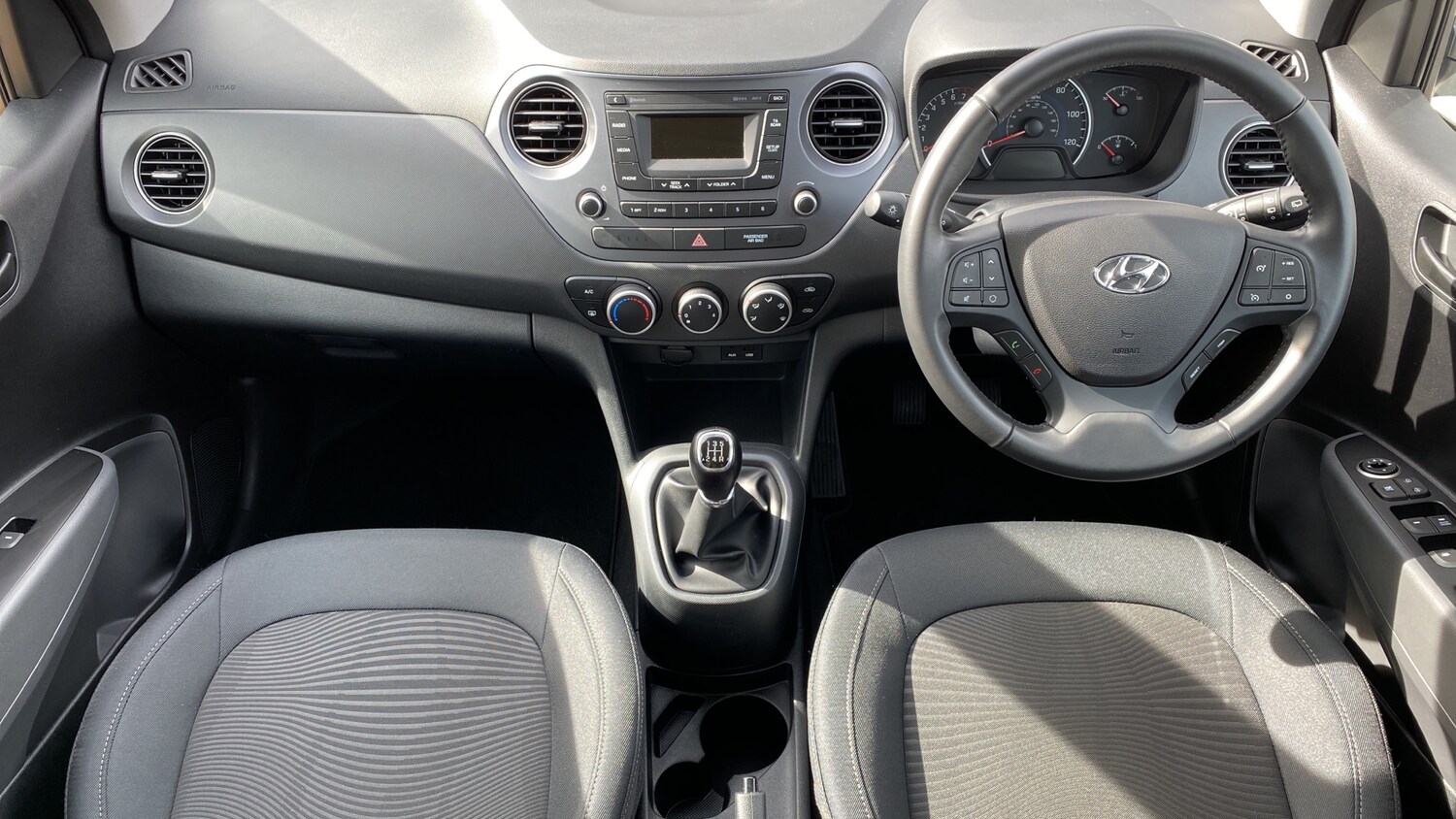 Used Hyundai i10 2018 for sale - 77572998: Photo 11