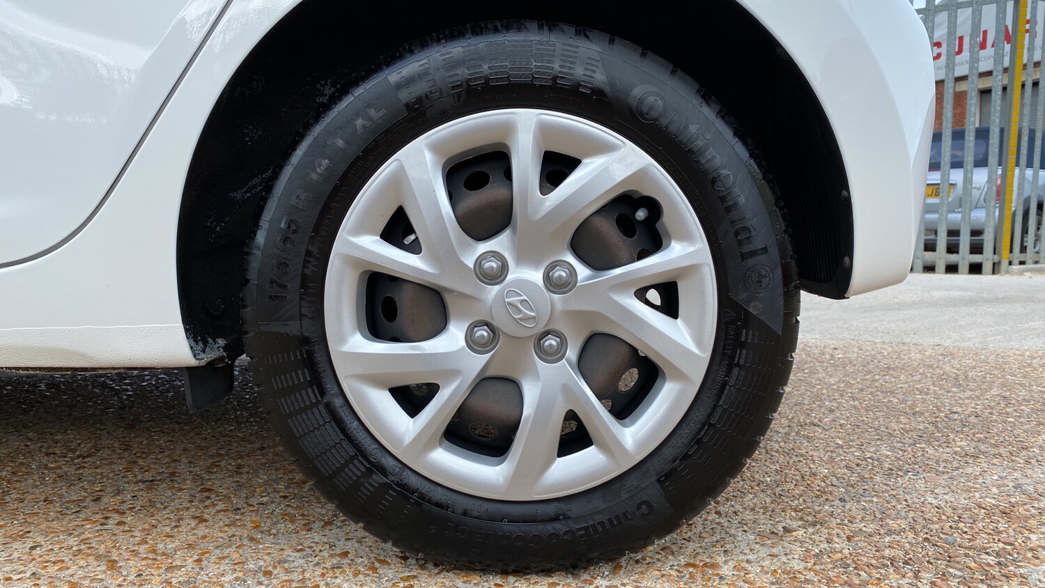 Used Hyundai i10 2018 for sale - 77572998: Photo 18