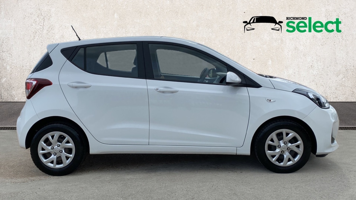 Used Hyundai i10 2018 for sale - 77572998: Photo 2