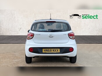 Used Hyundai i10 2018 for sale - 77572998: Photo