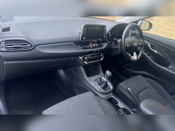 Used Hyundai i30 2023 for sale - 78356200: Photo