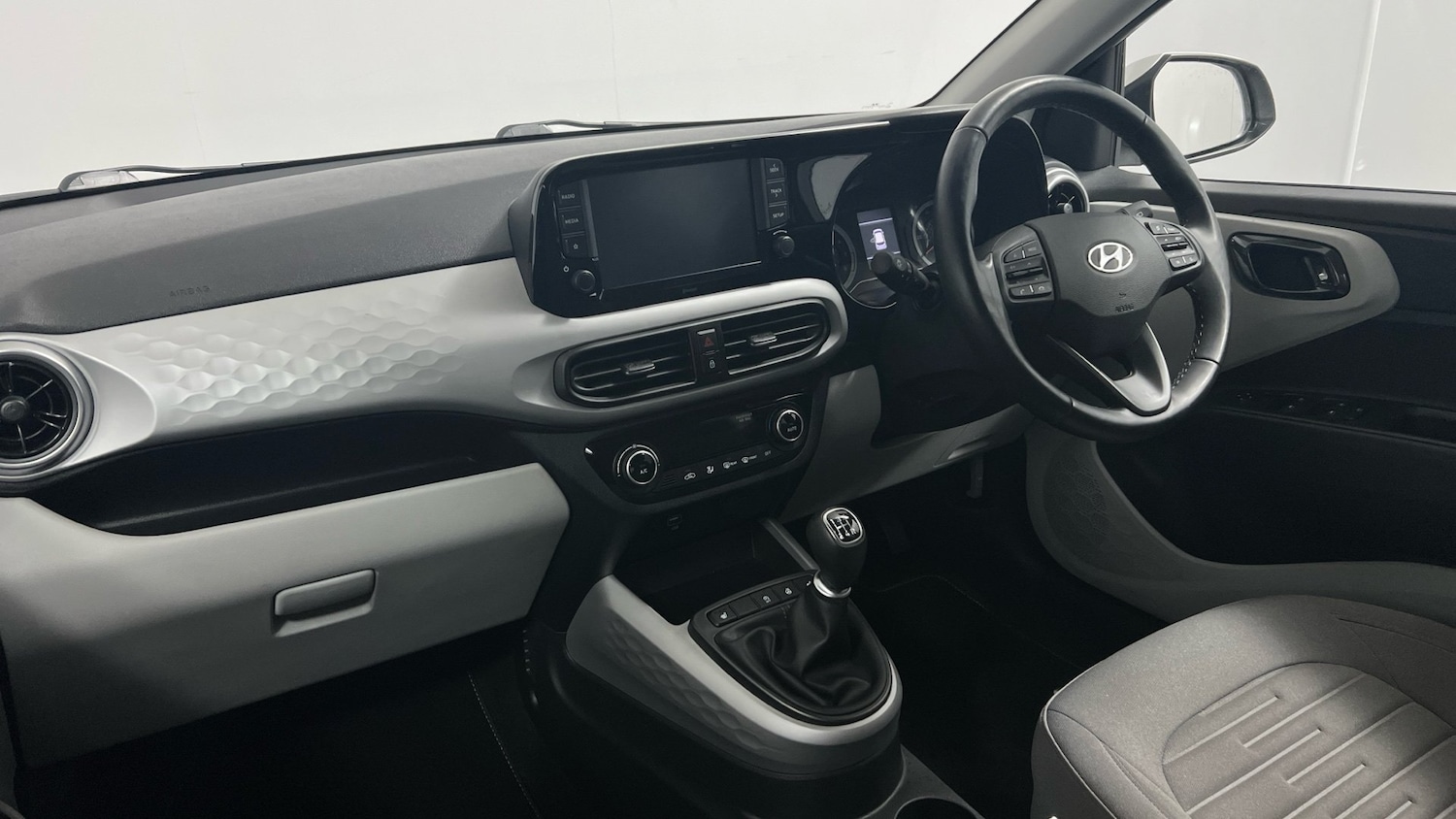 Used Hyundai i10 2022 for sale - 77118746: Photo 2