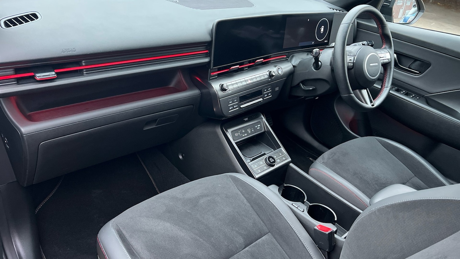 Used Hyundai KONA 2025 for sale - 76703338: Photo 2