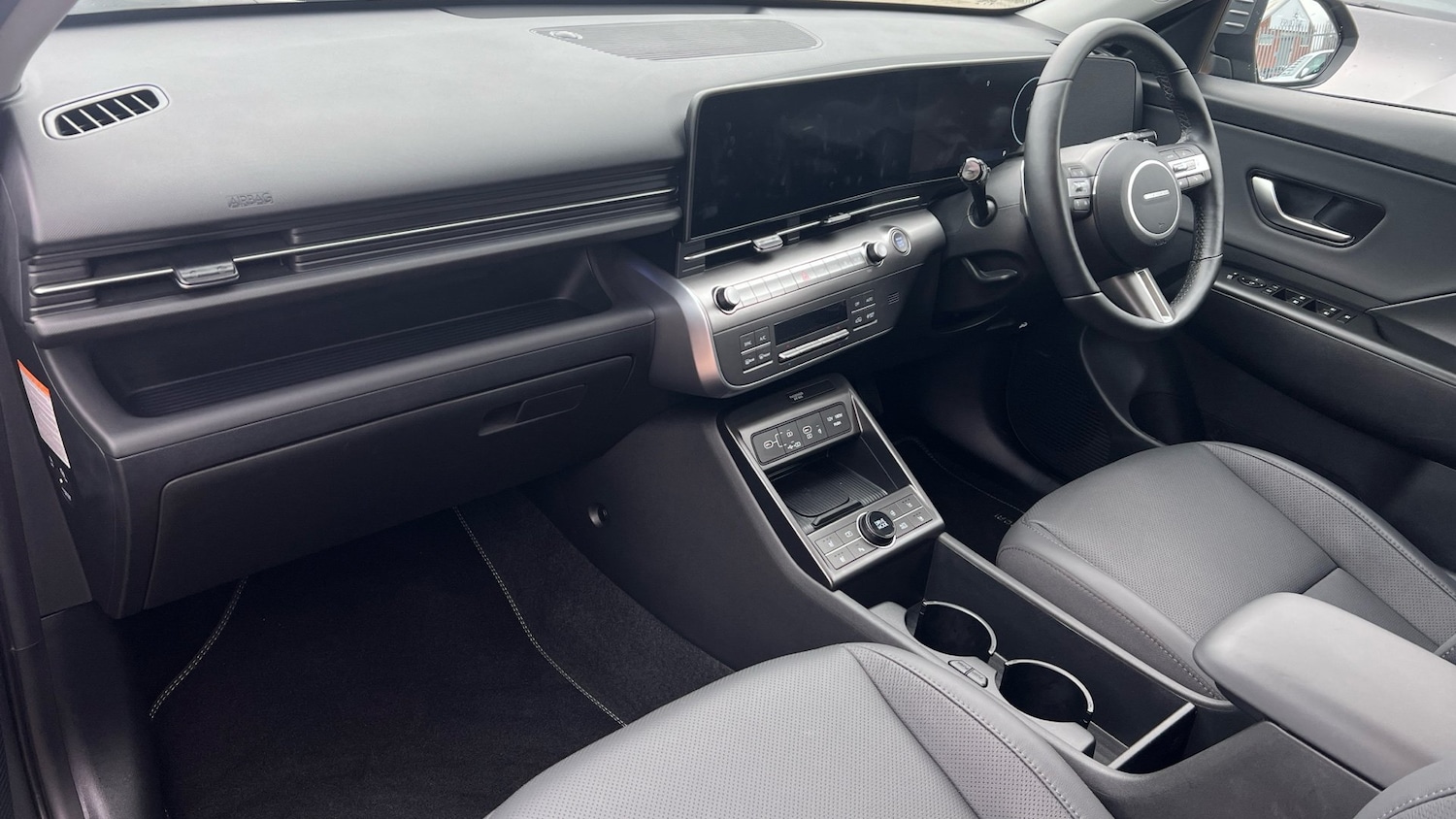 Used Hyundai KONA 2025 for sale - 76864184: Photo 2