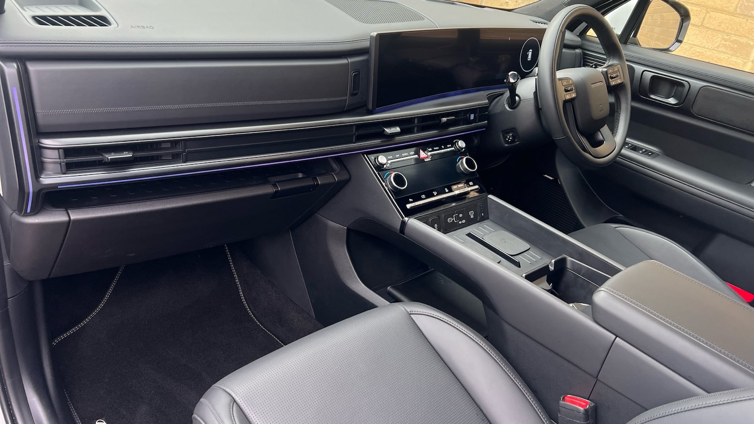 Used Hyundai Santa Fe 2025 for sale - 77400116: Photo 2