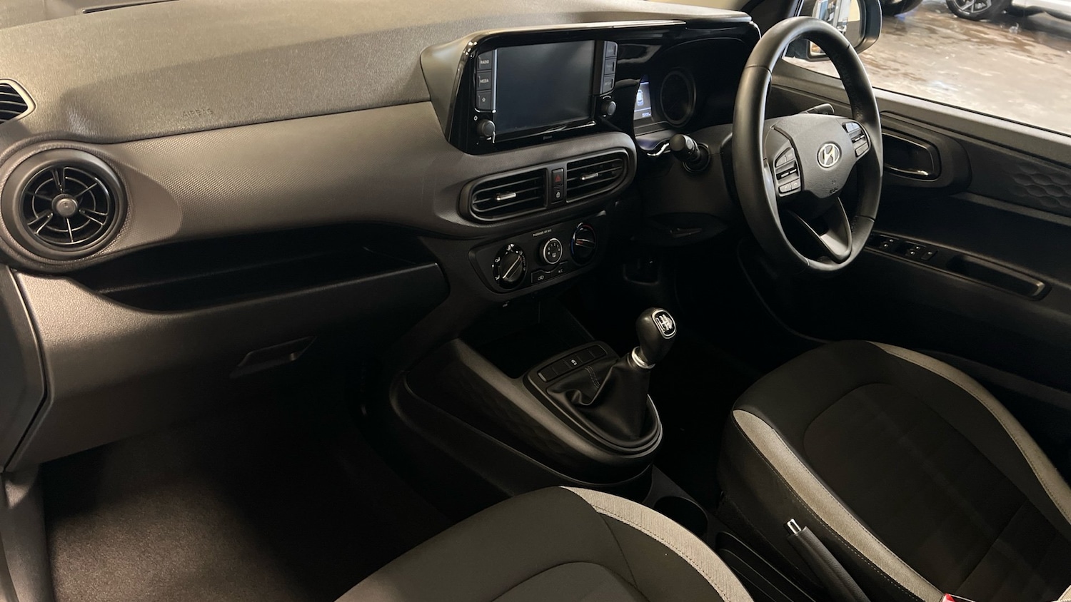 Used Hyundai i10 2020 for sale - 76924682: Photo 2