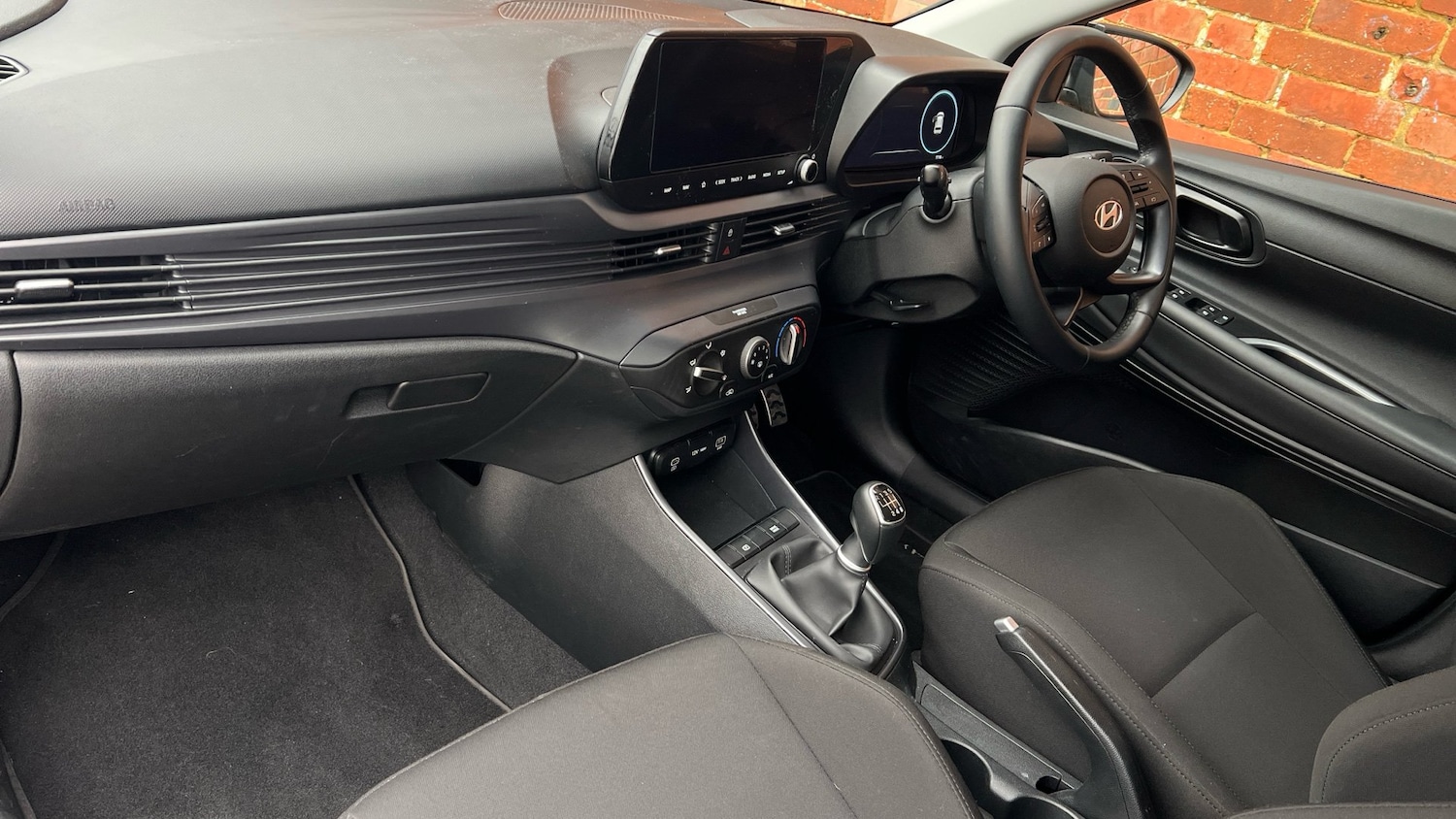 Used Hyundai BAYON 2024 for sale - 76703329: Photo 2