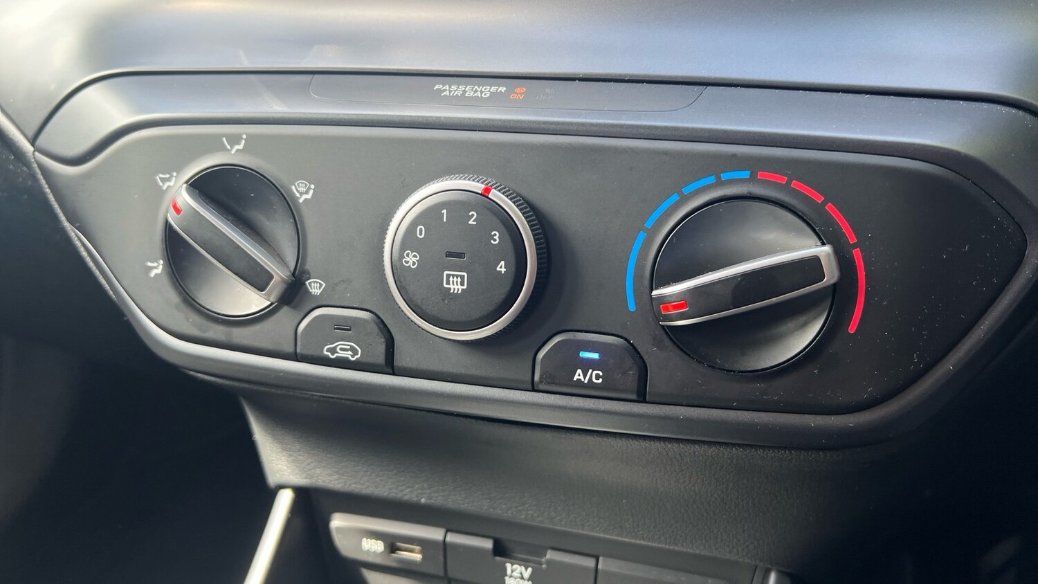 Used Hyundai i20 2023 for sale - 76703317: Photo 20