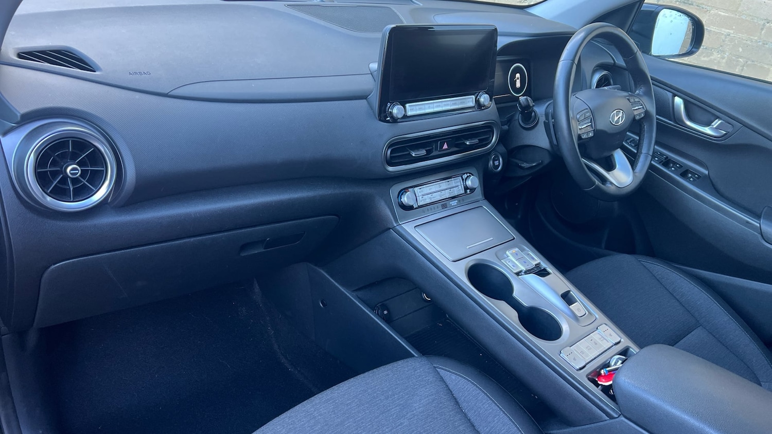 Used Hyundai KONA 2022 for sale - 77438564: Photo 2