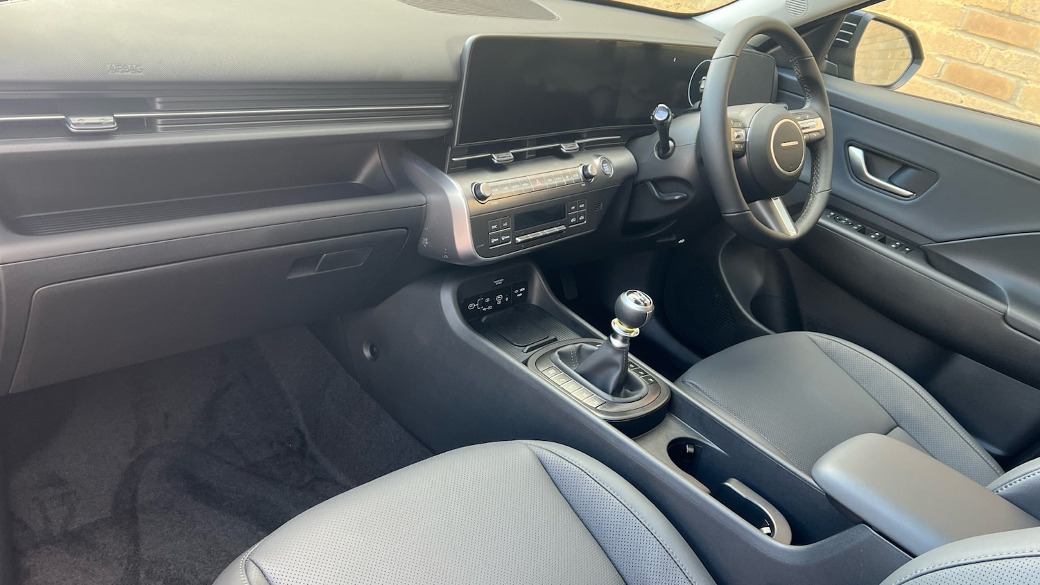 Used Hyundai KONA 2025 for sale - 76935435: Photo 2