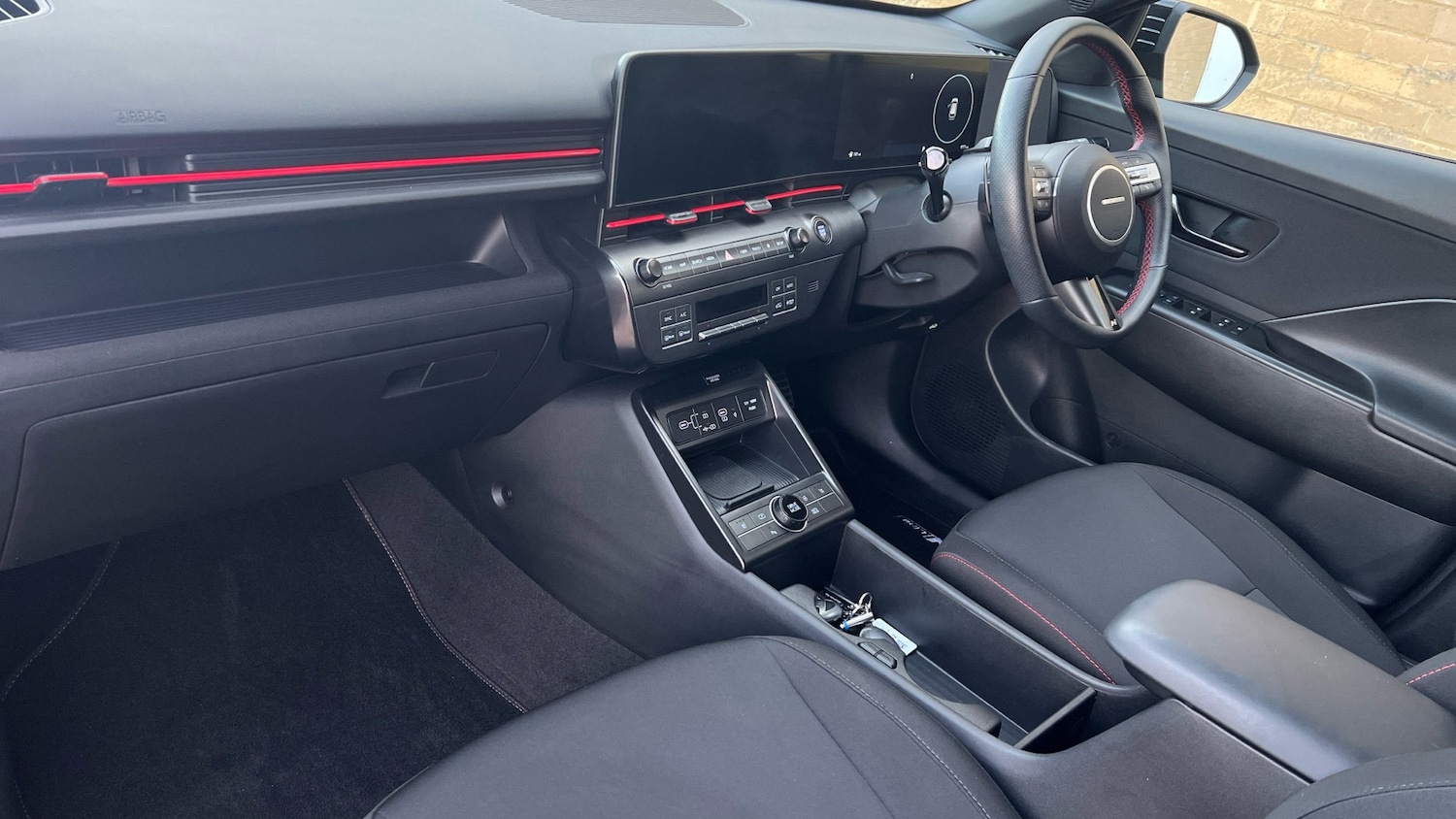 Used Hyundai KONA 2023 for sale - 76703293: Photo 2