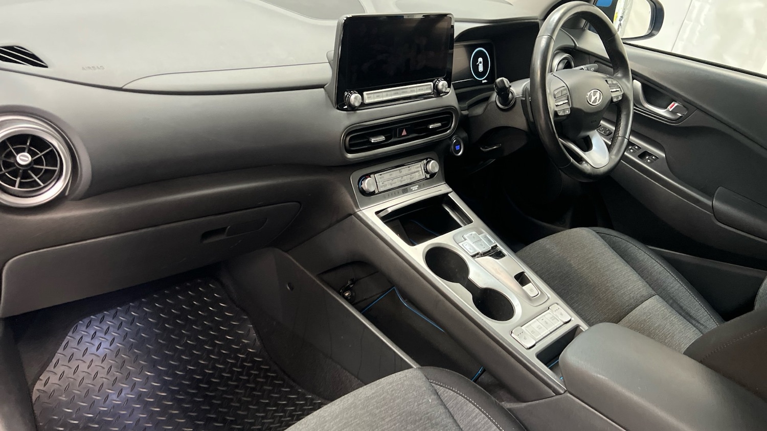 Used Hyundai KONA 2022 for sale - 76821916: Photo 2