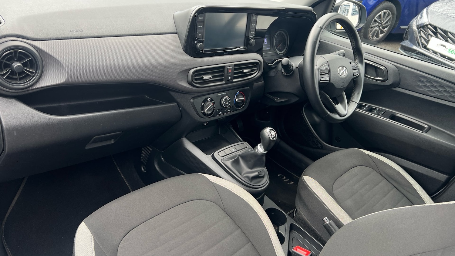 Used Hyundai i10 2020 for sale - 77558721: Photo 2