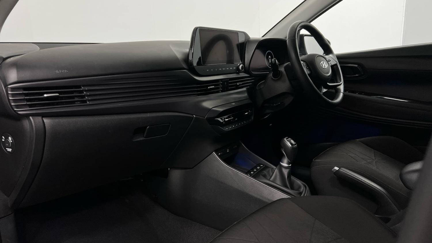 Used Hyundai BAYON 2022 for sale - 77721544: Photo 2