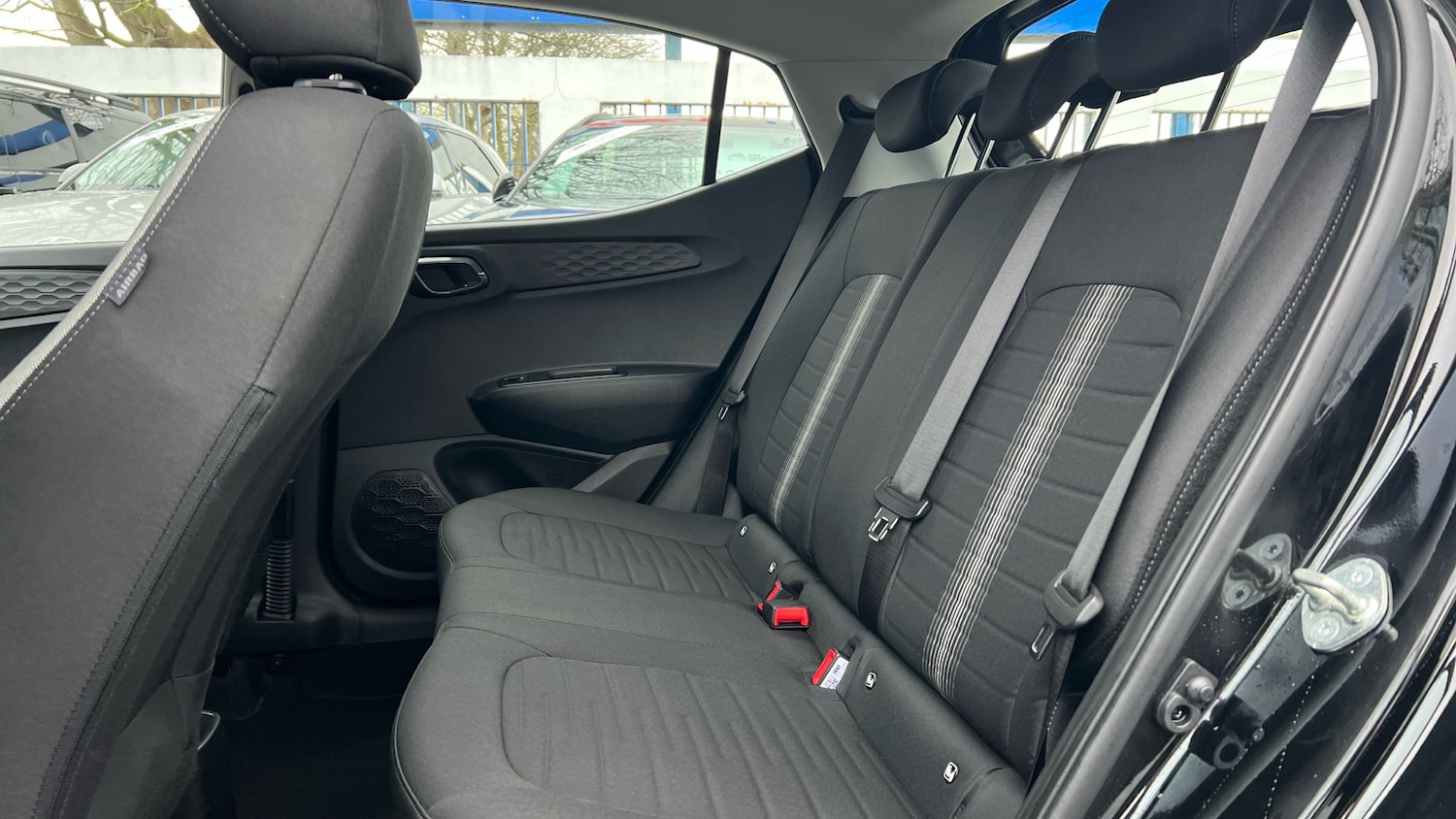 Used Hyundai i10 2023 for sale - 77881303: Photo 9