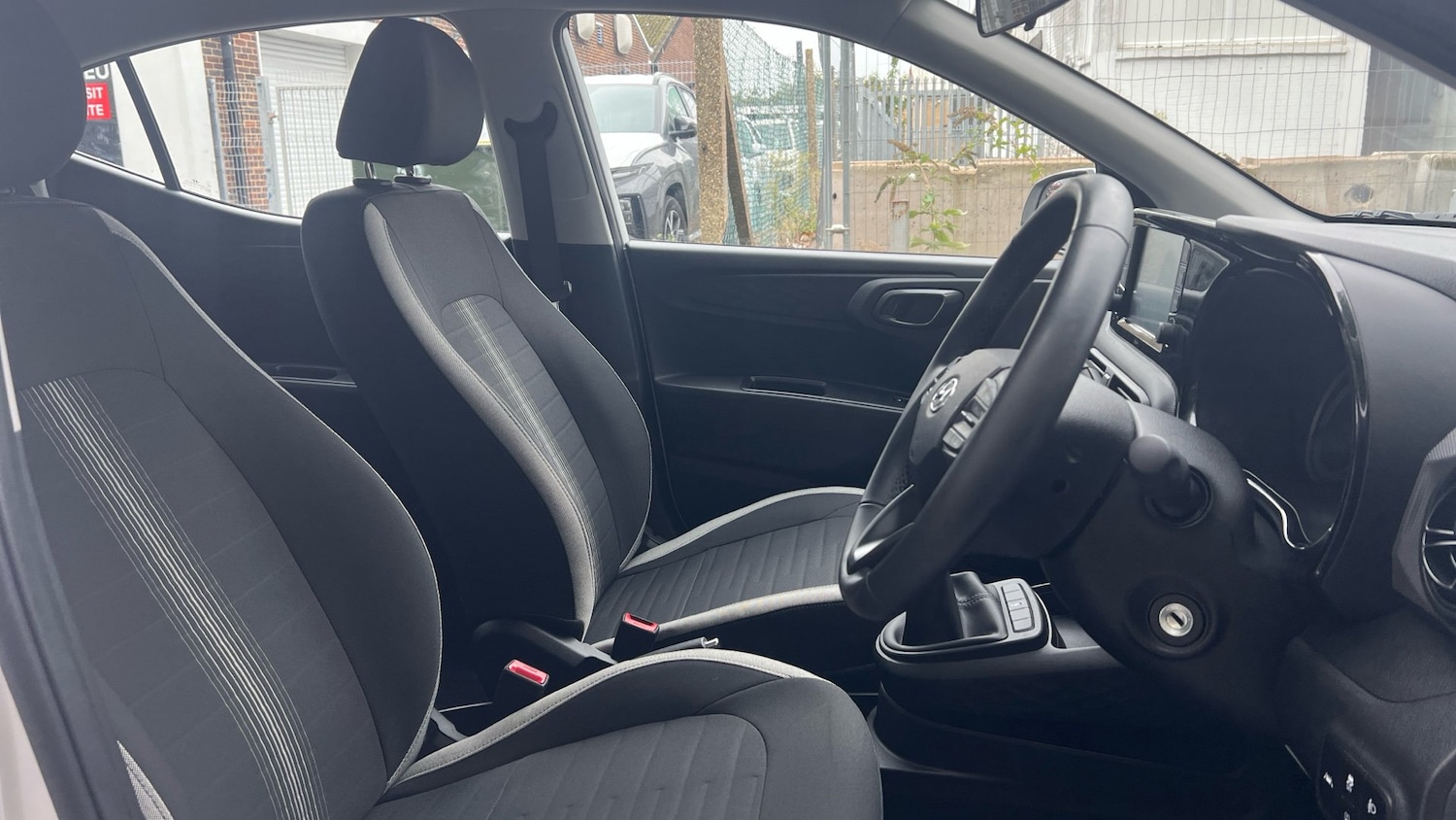 Used Hyundai i10 2023 for sale - 76703292: Photo 12