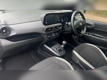 Used Hyundai i10 2023 for sale - 76703292: Photo