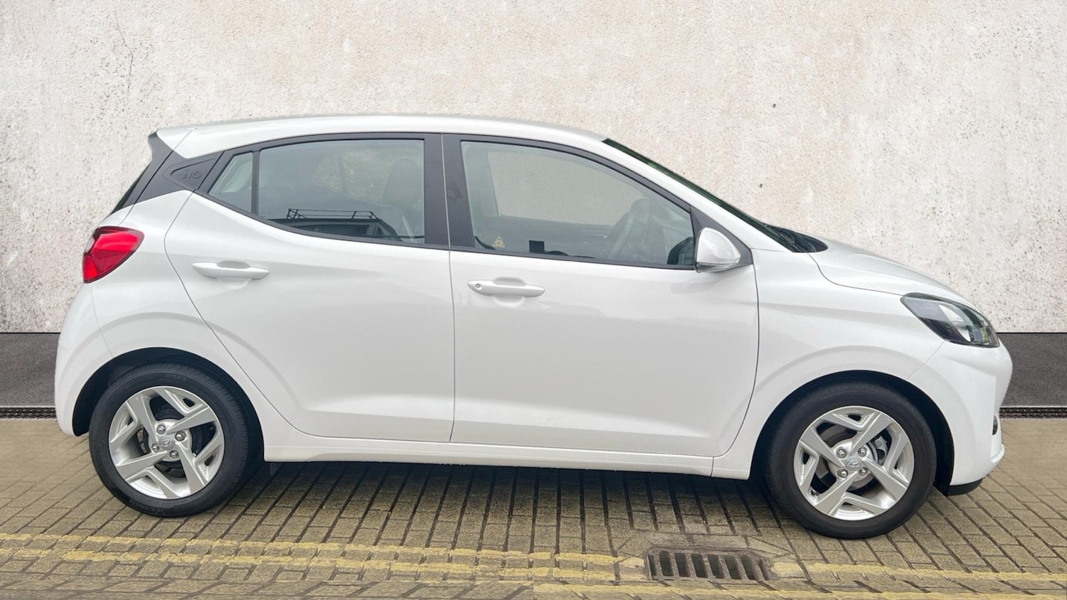 Used Hyundai i10 2023 for sale - 76703292: Photo 4