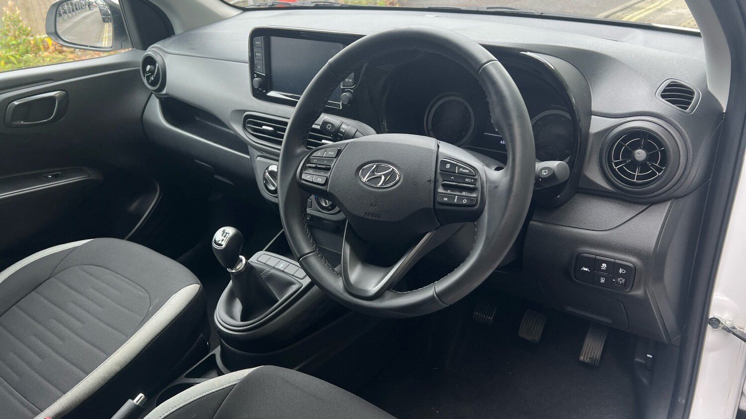 Used Hyundai i10 2023 for sale - 76703292: Photo 6
